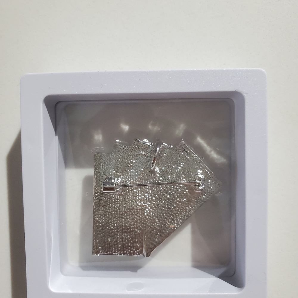 Change-your-luck Brooch - Picture 2 of 6